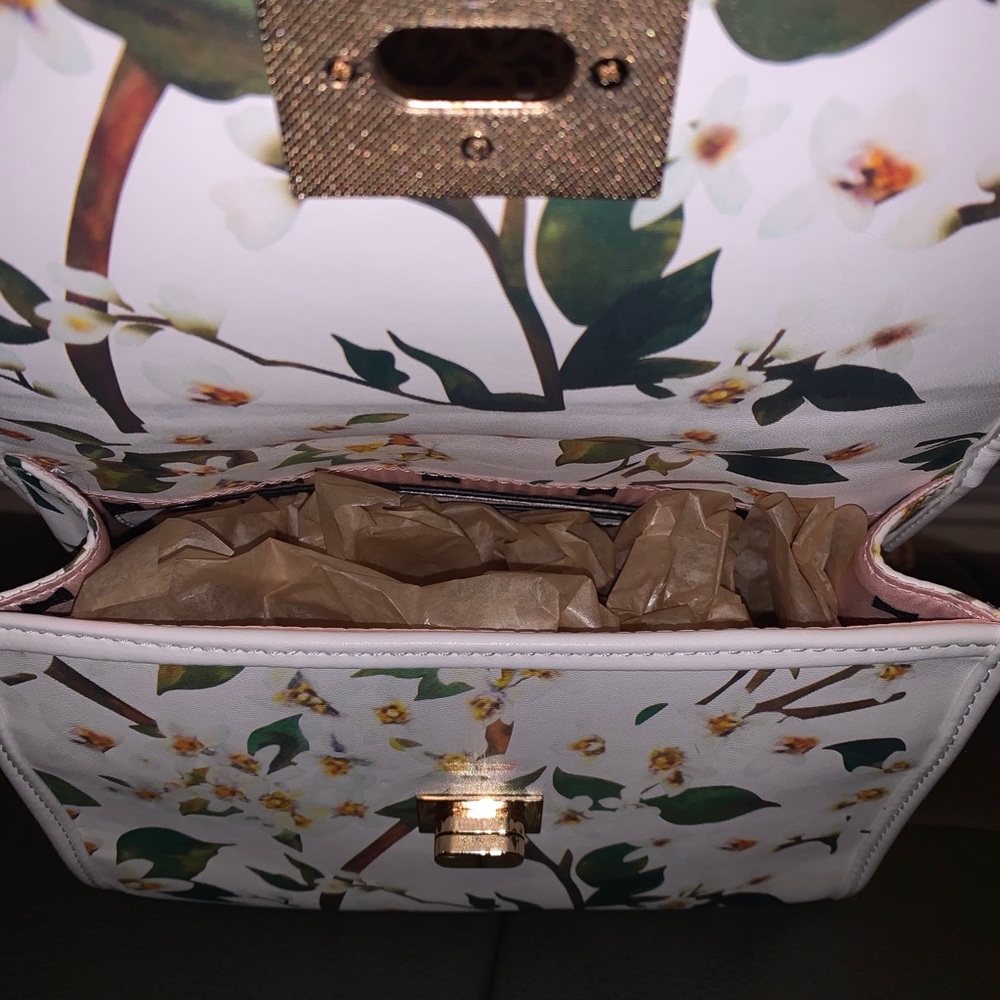 Beautiful handbag - Picture 4 of 4